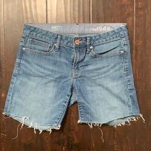 GAP shorts